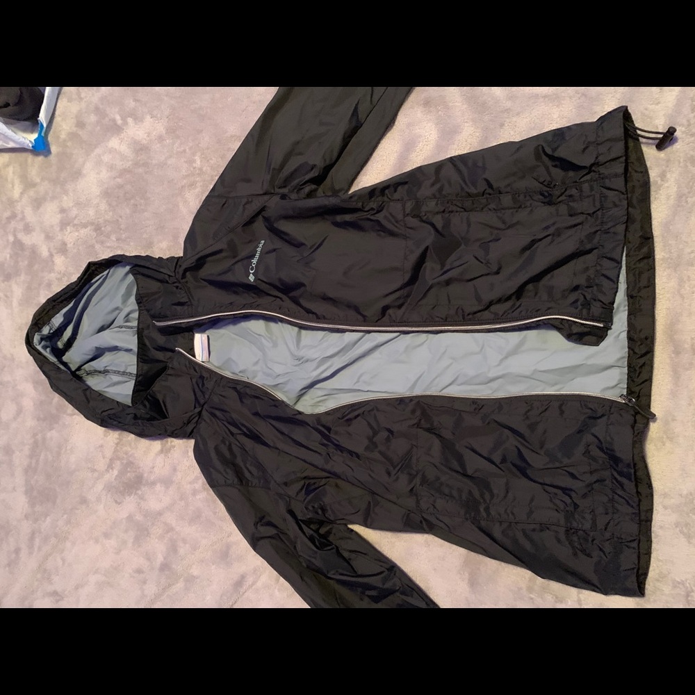 Women’s size medium Columbia rain jacket